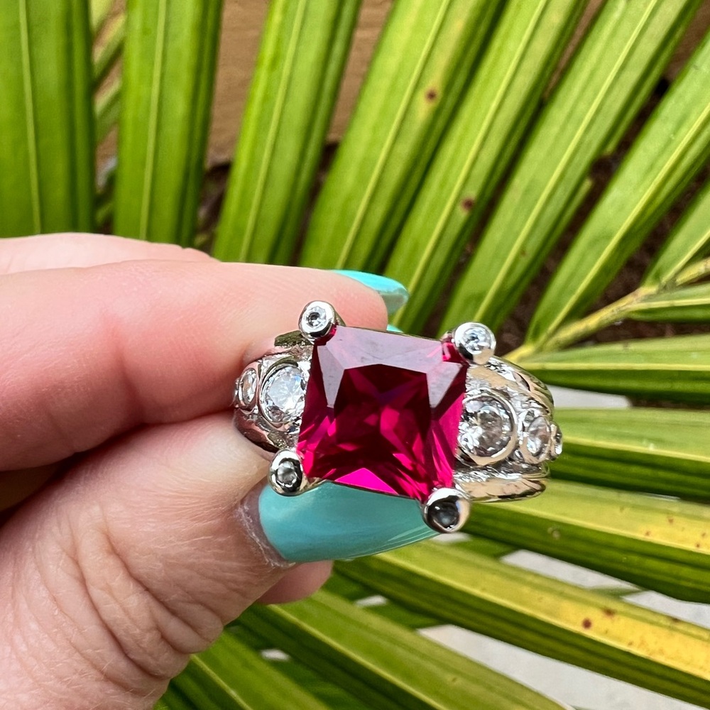 Elegant Silver and Red Gemstone Ring